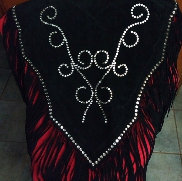 Leather studded shawl - Picture 3 of 3